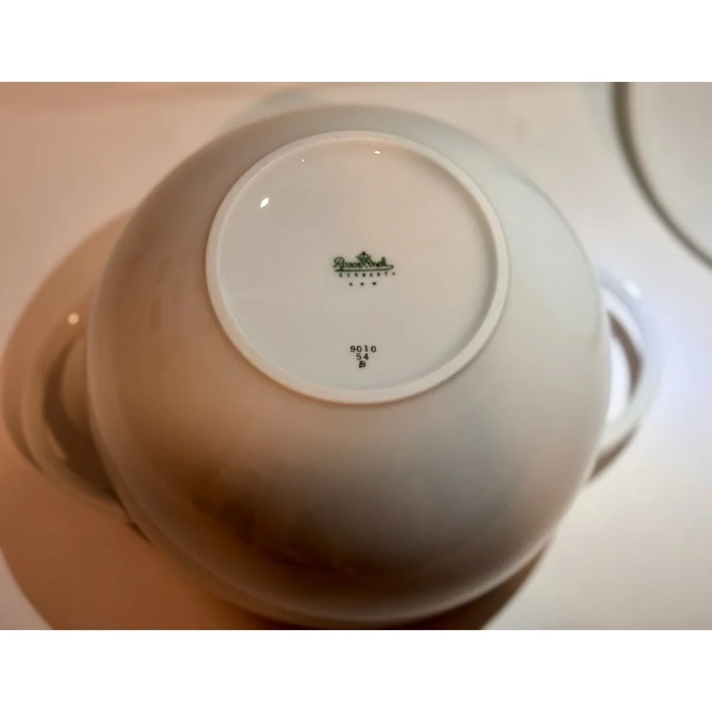 Rosenthal Germany Lotus 9010 Covered Sugar Bowl Platinum‎ Trim